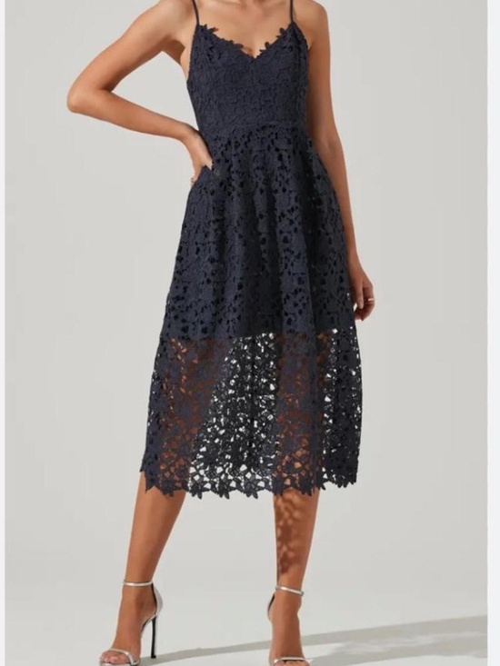 Astr Dresses & Skirts - ASTR the Label Lace Midi Dress - Blue - Size XS